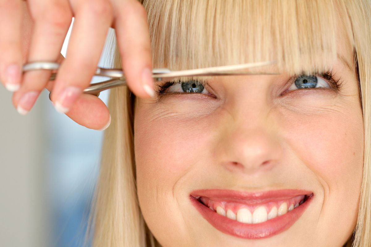 how to cut curtain bangs